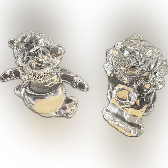 Stunning Silver and Clear Crystal Ring - Picture 4 of 11